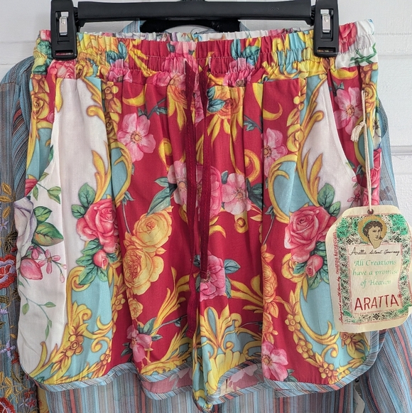 Aratta Silent Journey Independence Shirt And Matching Shorts Set - Picture 5 of 6